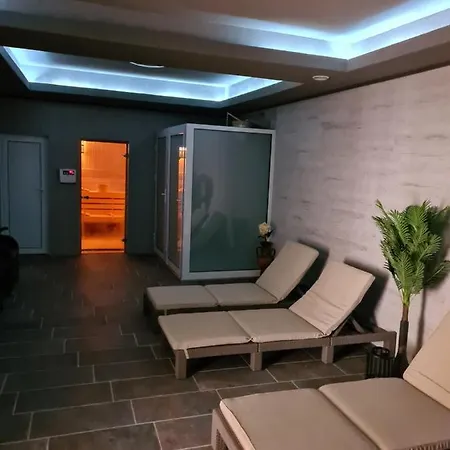 Paris Relax Zone 3* 발치크